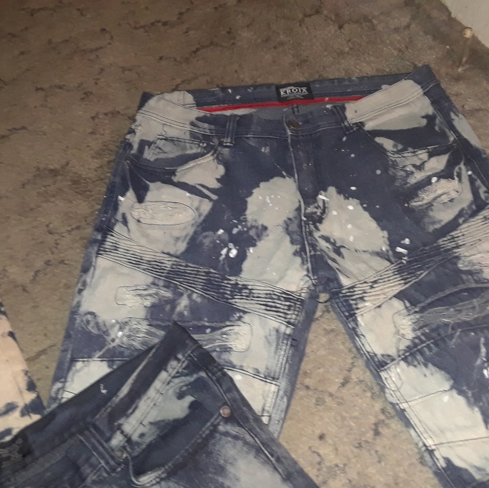 Size 38 all 4 pair for 40 bucks....all new